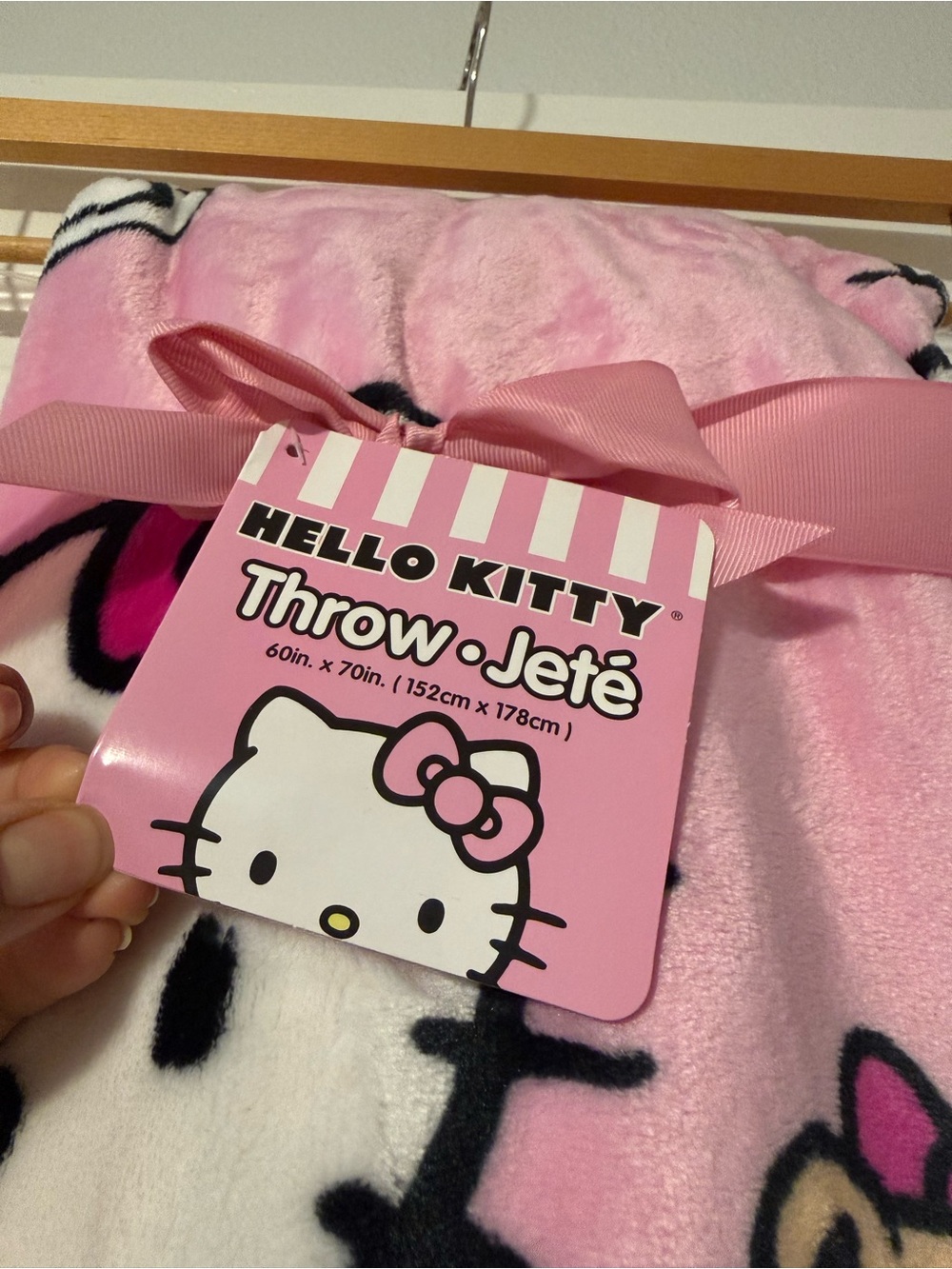 Hello Kitty Blanket (Throw) - Picture 3 of 3